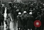 Immagine di Profughi italiani Napoli Italia, 1944, secondo 6 filmato di repertorio 65675069799