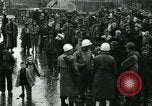 Immagine di Profughi italiani Napoli Italia, 1944, secondo 10 filmato di repertorio 65675069799