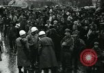 Immagine di Profughi italiani Napoli Italia, 1944, secondo 14 filmato di repertorio 65675069799