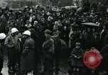 Immagine di Profughi italiani Napoli Italia, 1944, secondo 16 filmato di repertorio 65675069799