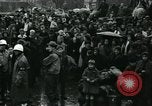 Immagine di Profughi italiani Napoli Italia, 1944, secondo 17 filmato di repertorio 65675069799