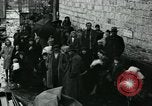 Immagine di Profughi italiani Napoli Italia, 1944, secondo 34 filmato di repertorio 65675069799
