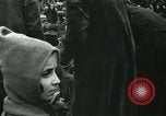 Immagine di Profughi italiani Napoli Italia, 1944, secondo 44 filmato di repertorio 65675069799