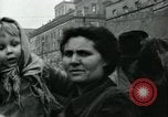 Immagine di Profughi italiani Napoli Italia, 1944, secondo 52 filmato di repertorio 65675069799
