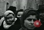 Immagine di Profughi italiani Napoli Italia, 1944, secondo 57 filmato di repertorio 65675069799