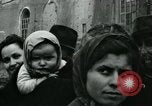 Immagine di Profughi italiani Napoli Italia, 1944, secondo 62 filmato di repertorio 65675069799