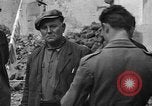 Standbild italienische Flüchtlinge Neapel Italien, 1944, aus Sekunde 4 historischem Filmmaterial Videoclip 65675069803
