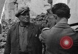 Standbild italienische Flüchtlinge Neapel Italien, 1944, aus Sekunde 6 historischem Filmmaterial Videoclip 65675069803