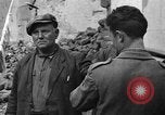 Standbild italienische Flüchtlinge Neapel Italien, 1944, aus Sekunde 7 historischem Filmmaterial Videoclip 65675069803