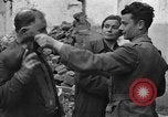 Standbild italienische Flüchtlinge Neapel Italien, 1944, aus Sekunde 30 historischem Filmmaterial Videoclip 65675069803