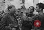 Standbild italienische Flüchtlinge Neapel Italien, 1944, aus Sekunde 32 historischem Filmmaterial Videoclip 65675069803