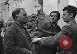 Standbild italienische Flüchtlinge Neapel Italien, 1944, aus Sekunde 34 historischem Filmmaterial Videoclip 65675069803