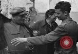 Standbild italienische Flüchtlinge Neapel Italien, 1944, aus Sekunde 56 historischem Filmmaterial Videoclip 65675069803
