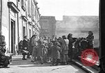 Immagine di Profughi italiani Napoli Italia, 1944, secondo 7 filmato di repertorio 65675069806