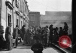 Immagine di Profughi italiani Napoli Italia, 1944, secondo 15 filmato di repertorio 65675069806