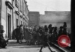 Immagine di Profughi italiani Napoli Italia, 1944, secondo 20 filmato di repertorio 65675069806