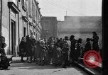Immagine di Profughi italiani Napoli Italia, 1944, secondo 24 filmato di repertorio 65675069806