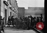 Immagine di Profughi italiani Napoli Italia, 1944, secondo 28 filmato di repertorio 65675069806