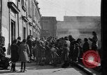 Immagine di Profughi italiani Napoli Italia, 1944, secondo 30 filmato di repertorio 65675069806