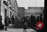 Immagine di Profughi italiani Napoli Italia, 1944, secondo 56 filmato di repertorio 65675069806