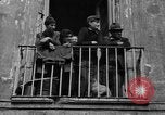 Immagine di Profughi italiani Napoli Italia, 1944, secondo 59 filmato di repertorio 65675069806