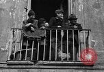 Immagine di Profughi italiani Napoli Italia, 1944, secondo 62 filmato di repertorio 65675069806