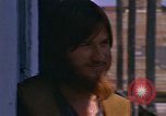 Standbild Hippies New Orleans Louisiana USA, 1965, aus Sekunde 21 historischem Filmmaterial Videoclip 65675069818