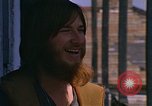 Standbild Hippies New Orleans Louisiana USA, 1965, aus Sekunde 25 historischem Filmmaterial Videoclip 65675069818