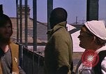 Standbild Hippies New Orleans Louisiana USA, 1965, aus Sekunde 51 historischem Filmmaterial Videoclip 65675069818