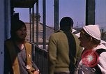 Standbild Hippies New Orleans Louisiana USA, 1965, aus Sekunde 52 historischem Filmmaterial Videoclip 65675069818