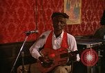 Image guitariste Jewell Stovall New Orleans Louisiana USA, 1965, de la seconde 20 séquences d'archives historiques vidéo 65675069820