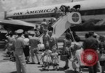 Image les Américains évacuent Port-Au-Prince Haïti, 1963, de la seconde 55 séquences d'archives historiques vidéo 65675069825