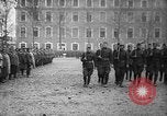 Immagine di Soldati In tournée in Francia, 1918, secondo 17 filmato di repertorio 65675069846