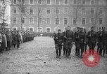 Immagine di Soldati In tournée in Francia, 1918, secondo 18 filmato di repertorio 65675069846