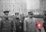 Immagine di Soldati In tournée in Francia, 1918, secondo 48 filmato di repertorio 65675069846