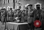 Immagine di Sir David Henderson In tournée in Francia, 1918, secondo 9 filmato di repertorio 65675069847