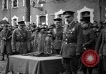 Immagine di Sir David Henderson In tournée in Francia, 1918, secondo 10 filmato di repertorio 65675069847
