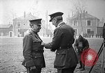 Immagine di Sir David Henderson In tournée in Francia, 1918, secondo 35 filmato di repertorio 65675069847