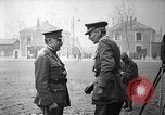 Immagine di Sir David Henderson In tournée in Francia, 1918, secondo 36 filmato di repertorio 65675069847