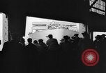 Image SS Marine flasher avec des réfugiés de guerre New York City USA, 1946, de la seconde 33 séquences d'archives historiques vidéo 65675069855