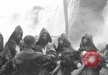 Standbild Hochzeit Niagara Falls New York USA, 1937, aus Sekunde 15 historischem Filmmaterial Videoclip 65675069865