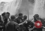 Standbild Hochzeit Niagara Falls New York USA, 1937, aus Sekunde 24 historischem Filmmaterial Videoclip 65675069865