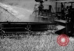 Standbild Weizen ernten Walla Walla Washington USA, 1937, aus Sekunde 35 historischem Filmmaterial Videoclip 65675069866