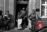 Immagine di L Bernard Montgomery Nieuwkerk in Germania, 1945, secondo 11 filmato di repertorio 65675069869