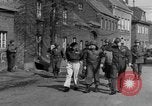 Immagine di L Bernard Montgomery Nieuwkerk in Germania, 1945, secondo 33 filmato di repertorio 65675069869