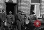 Immagine di L Bernard Montgomery Nieuwkerk in Germania, 1945, secondo 56 filmato di repertorio 65675069869
