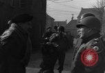 Immagine di Maresciallo di Campo Bernard L Montgomery Nieuwkerk Paesi Bassi, 1945, secondo 45 filmato di repertorio 65675069870