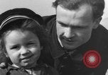 Image famille allemande Wittlich en Allemagne, 1945, de la seconde 45 séquences d'archives historiques vidéo 65675069871