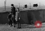 Image famille allemande Wittlich en Allemagne, 1945, de la seconde 54 séquences d'archives historiques vidéo 65675069871
