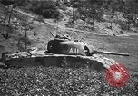 Standbild Schlacht von Okinawa 6 Marine Division Okinawa Ryukyu Inseln, 1945, aus Sekunde 15 historischem Filmmaterial Videoclip 65675069878